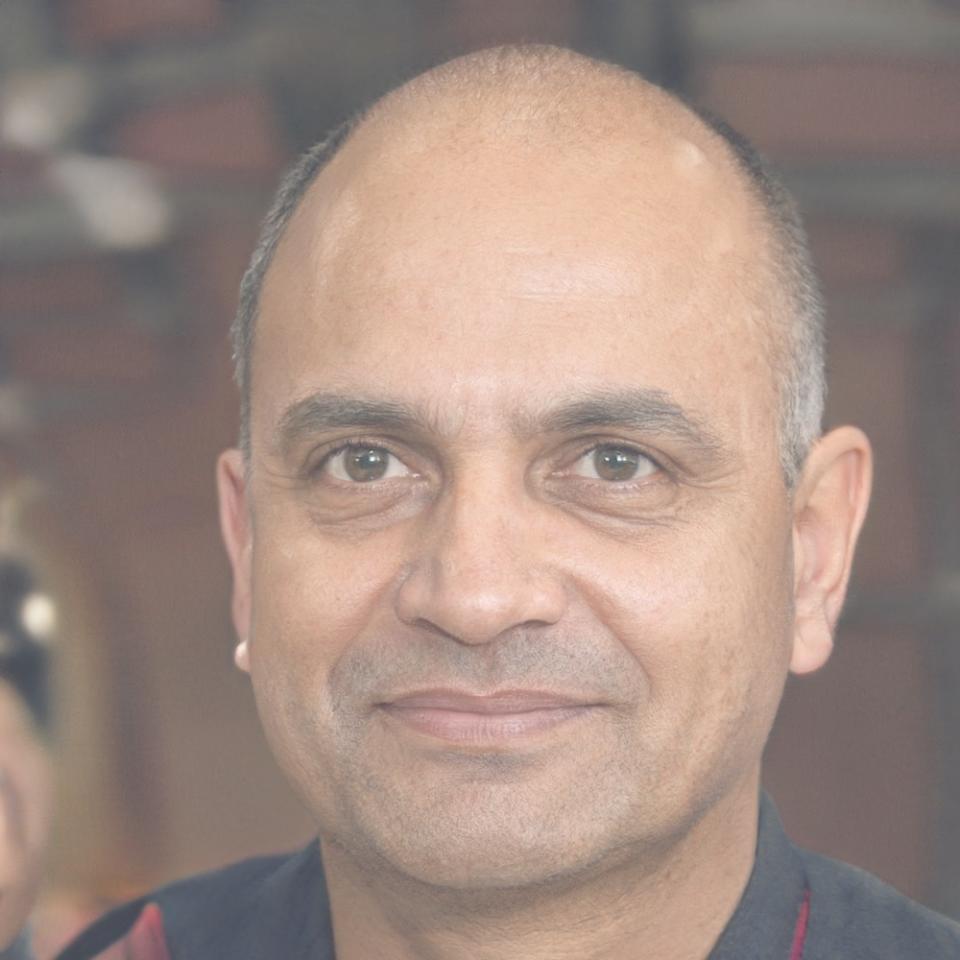 Instructor Henrik teaching web development concepts